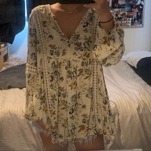 American Eagle low neck blouse